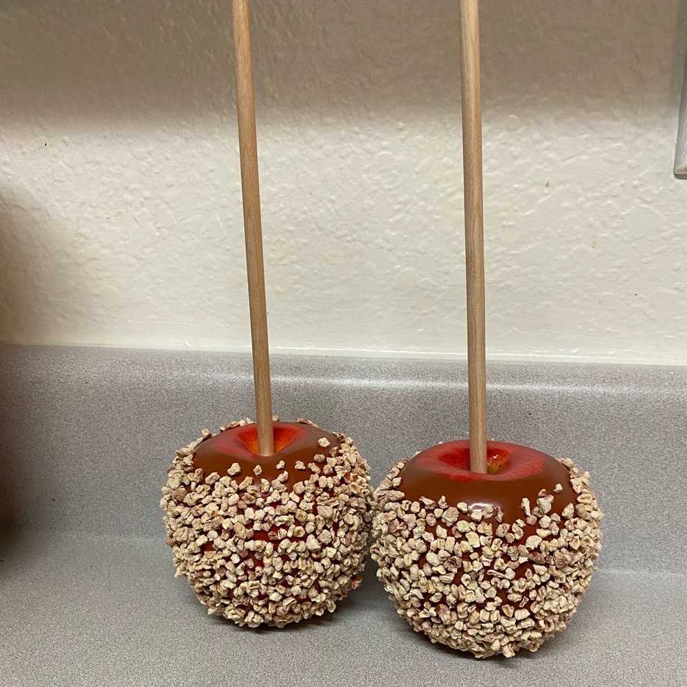 Faux caramel apples